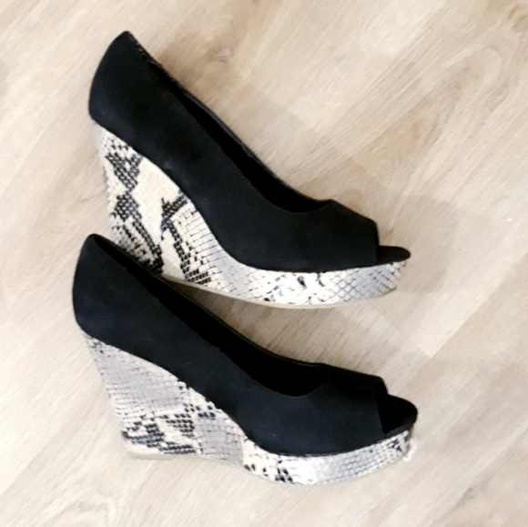 1990's Express Faux Snake Skin Open Toe Wedge Heels - Size 10 Black Suede Shoes - Picture 5 of 15